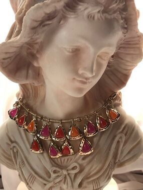 Vintage gold tone pink and orange necklace